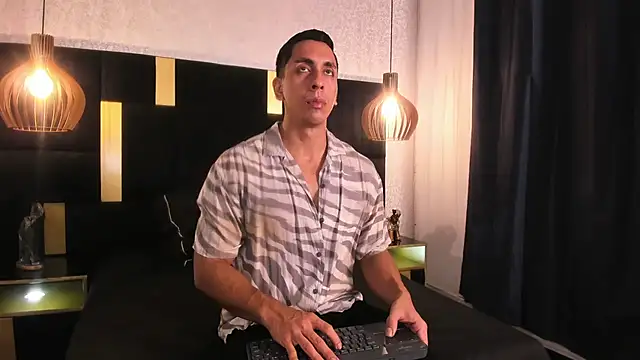 Snapshot of Lucio__Fox chatting on May 6, 2026, 11:48 am Lucio Fox online show from May 6, 2026, 11:48 am