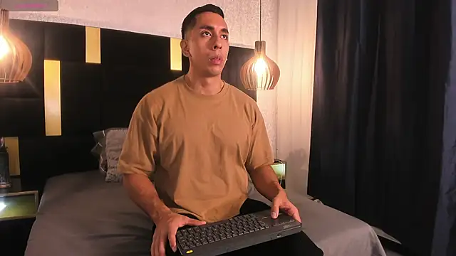 Snapshot of Lucio__Fox chatting on May 15, 2026, 11:50 am Lucio Fox online show from May 15, 2026, 11:50 am