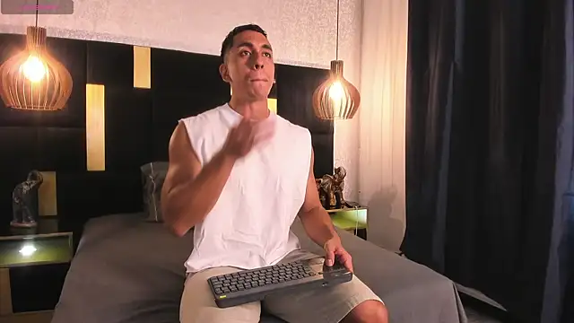 Snapshot of Lucio__Fox chatting on June 11, 2026, 12:03 pm Lucio Fox online show from June 11, 2026, 12:03 pm