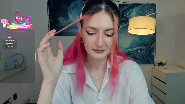 Snapshot of EasterBlink chatting on November 2, 2025, 11:12 am EasterBlink online show from November 2, 2025, 11:12 am