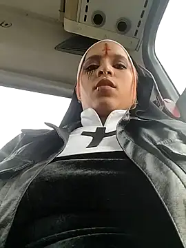 Snapshot of Zoe73_ chatting on October 31, 2025, 8:10 pm Zoe73 online show from October 31, 2025, 8:10 pm