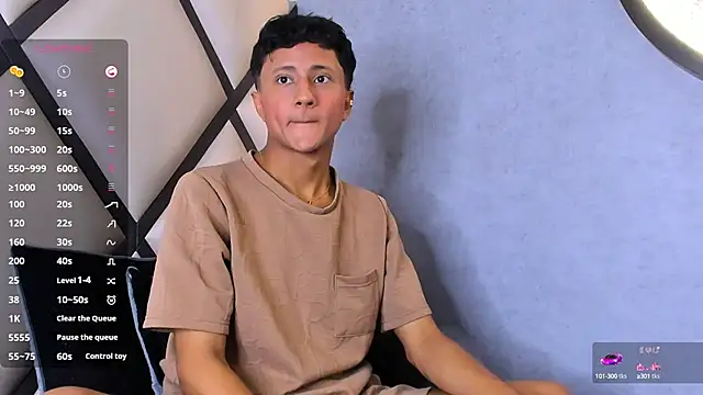 Snapshot of _Leohot_ chatting on September 24, 2025, 3:32 am Leohot online show from September 24, 2025, 3:32 am