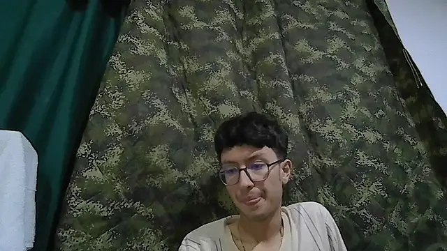 Snapshot of Kevintdx chatting on October 26, 2025, 2:39 am Kevintdx online show from October 26, 2025, 2:39 am