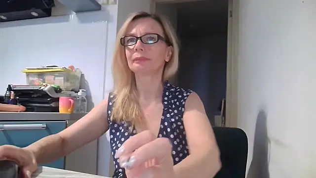 Sweetmurrr online show from June 14, 2026, 1:47 am