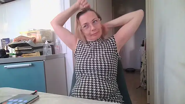 Snapshot of Sweetmurrr chatting on July 14, 2026, 2:16 am Sweetmurrr online show from July 14, 2026, 2:16 am
