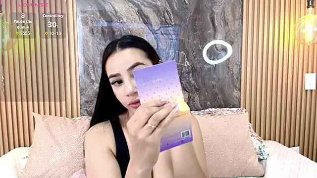 Snapshot of Alana-Jones chatting on November 26, 2025, 3:13 pm Alana-Jones online show from November 26, 2025, 3:13 pm