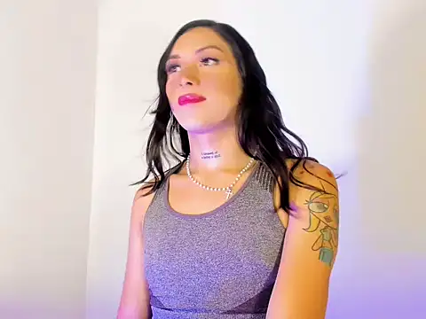 Megan Gil  online show from September 14, 2025, 11:15 pm