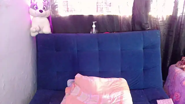 Megan Gil  online show from April 24, 2026, 8:44 pm
