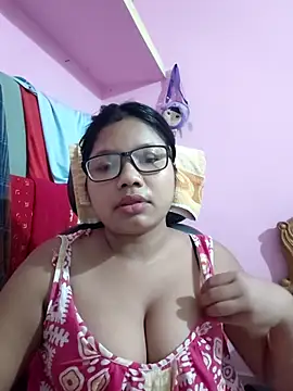 Snapshot of Redchery chatting on July 6, 2026, 5:15 pm Redchery online show from July 6, 2026, 5:15 pm