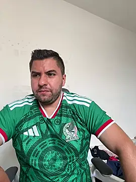 Snapshot of raulgzz4 chatting on June 25, 2026, 4:55 pm raulgzz4 online show from June 25, 2026, 4:55 pm