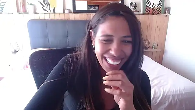 Snapshot of IVONNE_COLLINS33 chatting on September 10, 2025, 4:40 pm IVONNE COLLINS33 online show from September 10, 2025, 4:40 pm