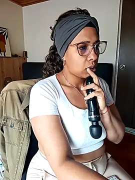 Snapshot of IVONNE_COLLINS33 chatting on November 26, 2025, 4:30 pm IVONNE COLLINS33 online show from November 26, 2025, 4:30 pm