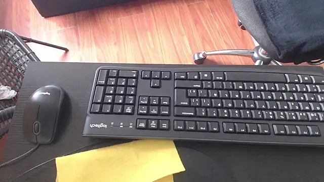 zohet kriss online show from December 20, 2025, 8:27 pm