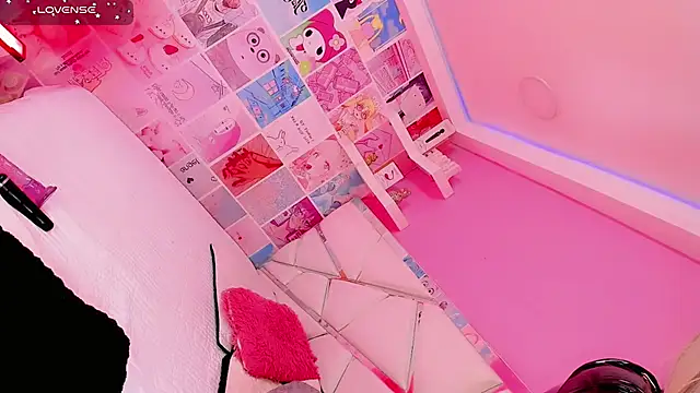 Ariia-janee online show from December 23, 2025, 5:05 am