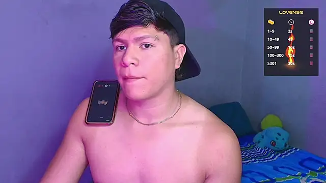 Snapshot of Alejandro_Vt chatting on December 22, 2025, 1:35 am Alejandro Vt online show from December 22, 2025, 1:35 am