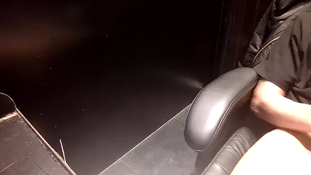 Snapshot of Kento26767 chatting on November 29, 2025, 1:36 pm Kento26767 online show from November 29, 2025, 1:36 pm