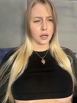 Snapshot of Amy_mit chatting on April 4, 2026, 2:36 pm Amy mit online show from April 4, 2026, 2:36 pm