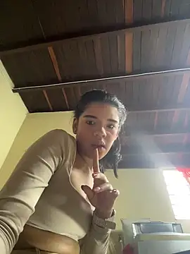 Snapshot of Miagomezx chatting on December 15, 2025, 10:14 pm Miagomezx online show from December 15, 2025, 10:14 pm