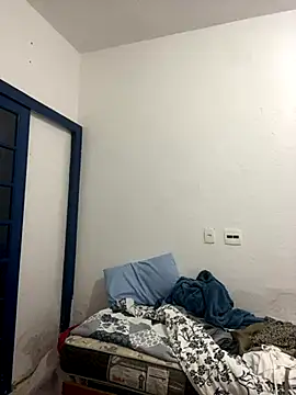 Bruna551 online show from December 17, 2025, 4:02 pm