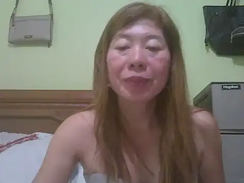Sexyjenny4u online show from April 7, 2026, 5:52 am