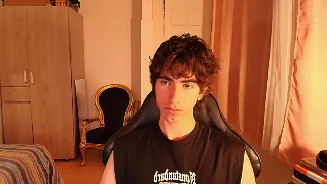 Nude Boy18 online show from September 23, 2025, 3:20 am