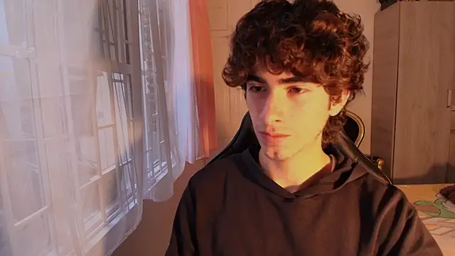 Nude Boy18 online show from October 10, 2025, 9:36 pm