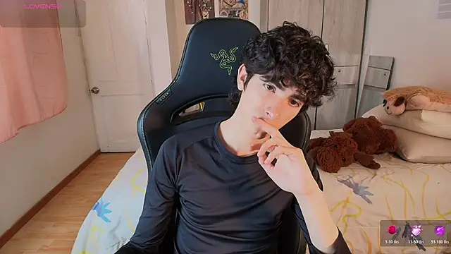 Snapshot of Nude_Boy18 chatting on May 30, 2026, 10:29 pm Nude Boy18 online show from May 30, 2026, 10:29 pm