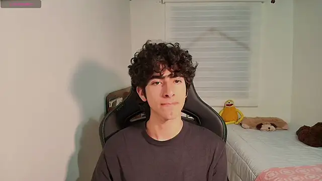 Snapshot of Nude_Boy18 chatting on June 17, 2026, 3:20 am Nude Boy18 online show from June 17, 2026, 3:20 am
