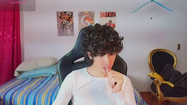 Snapshot of Nude_Boy18 chatting on July 31, 2026, 12:43 am Nude Boy18 online show from July 31, 2026, 12:43 am