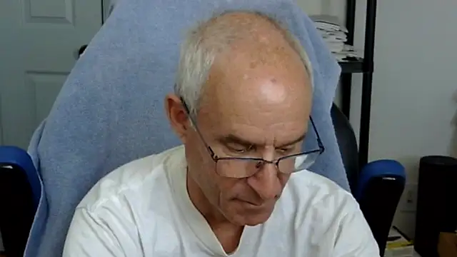 Snapshot of funone1999 chatting on September 24, 2025, 6:44 pm funone1999 online show from September 24, 2025, 6:44 pm