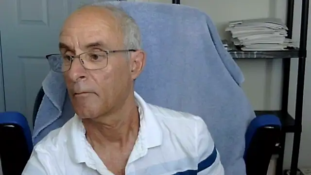 Snapshot of funone1999 chatting on October 1, 2025, 9:32 pm funone1999 online show from October 1, 2025, 9:32 pm