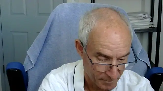 Snapshot of funone1999 chatting on October 8, 2025, 7:44 pm funone1999 online show from October 8, 2025, 7:44 pm