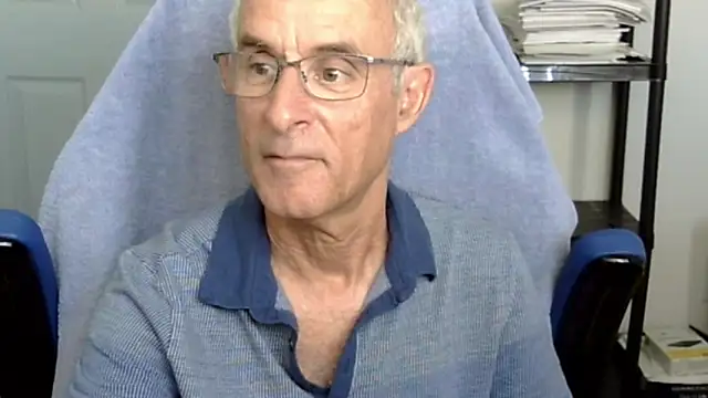 Snapshot of funone1999 chatting on October 17, 2025, 10:01 pm funone1999 online show from October 17, 2025, 10:01 pm