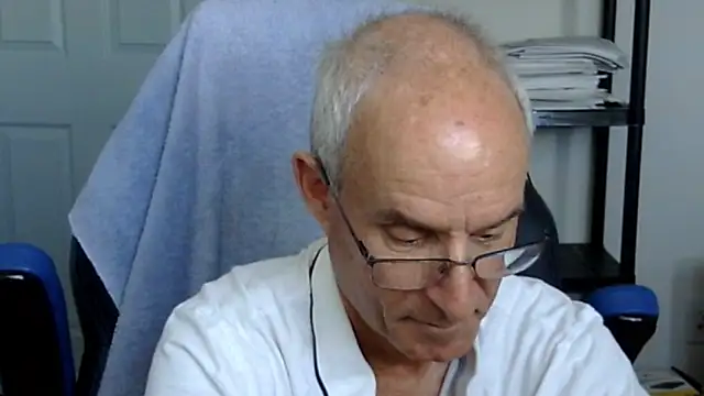 Snapshot of funone1999 chatting on October 31, 2025, 8:54 pm funone1999 online show from October 31, 2025, 8:54 pm