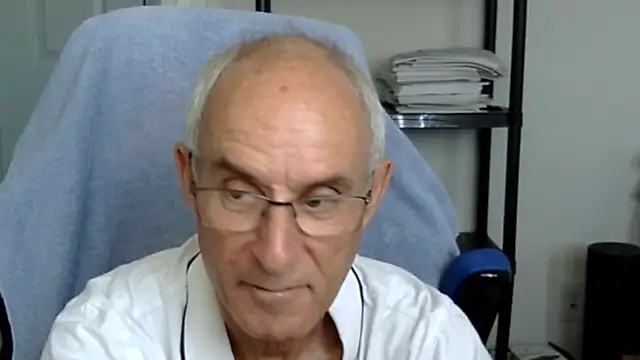 Snapshot of funone1999 chatting on November 11, 2025, 8:42 pm funone1999 online show from November 11, 2025, 8:42 pm