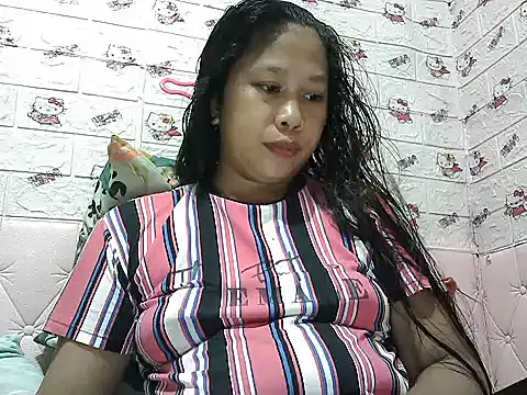 Snapshot of Pilipinalyn23 chatting on July 4, 2026, 8:20 am Pilipinalyn23 online show from July 4, 2026, 8:20 am