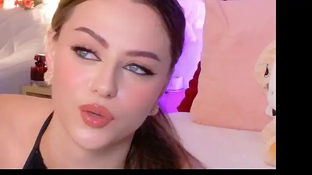 Sienna Voss online show from October 22, 2025, 8:41 pm