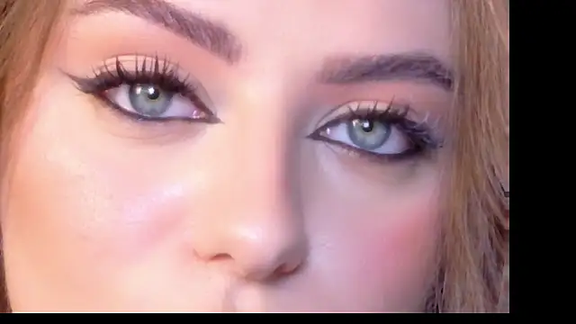 Sienna Voss online show from November 21, 2025, 7:56 pm