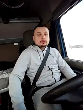 Amberdual online show from January 14, 2026, 7:14 am