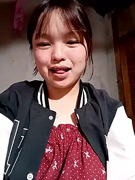 XoiXoi232 online show from October 22, 2025, 1:22 pm