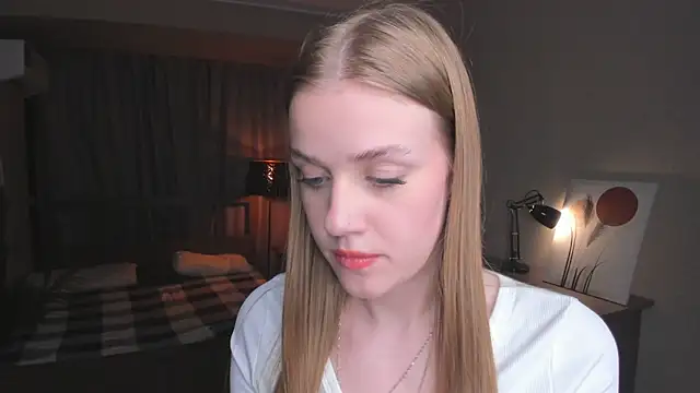 OdellaFrake online show from October 3, 2025, 7:55 pm