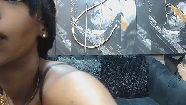 Snapshot of Lilmisbaddyxxx chatting on May 25, 2026, 11:11 pm Lilmisbaddyxxx online show from May 25, 2026, 11:11 pm