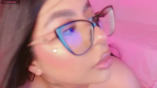 SophiieEvanss online show from July 14, 2026, 3:33 am