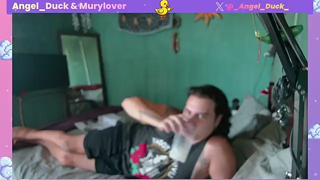 Angel Duck online show from April 30, 2026, 4:24 pm