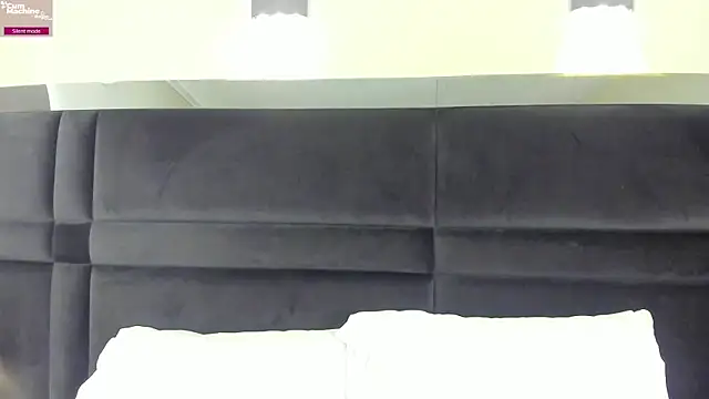 CarolineLee  online show from June 26, 2026, 10:36 pm