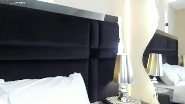 CarolineLee  online show from July 8, 2026, 10:36 pm