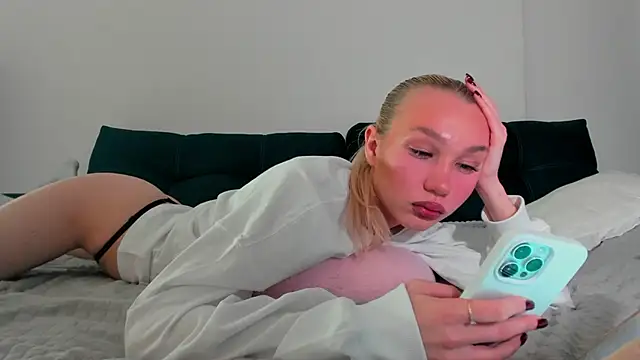 Snapshot of cuteleraay chatting on October 5, 2025, 8:29 pm cuteleraay online show from October 5, 2025, 8:29 pm