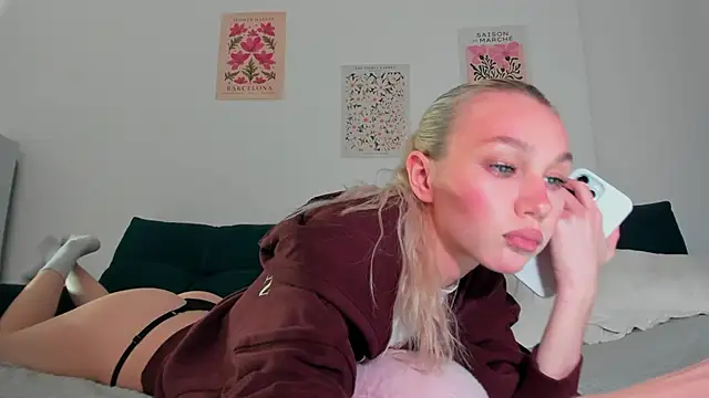 Snapshot of cuteleraay chatting on October 9, 2025, 8:29 pm cuteleraay online show from October 9, 2025, 8:29 pm