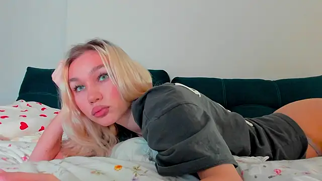 Snapshot of cuteleraay chatting on November 26, 2025, 8:21 pm cuteleraay online show from November 26, 2025, 8:21 pm