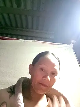 MaiHoa69 online show from October 8, 2025, 1:42 pm